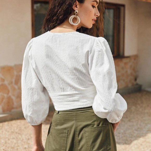 NWOT Bishop Sleeves Covered Buttons Cropped Top S/4 - Picture 3 of 3